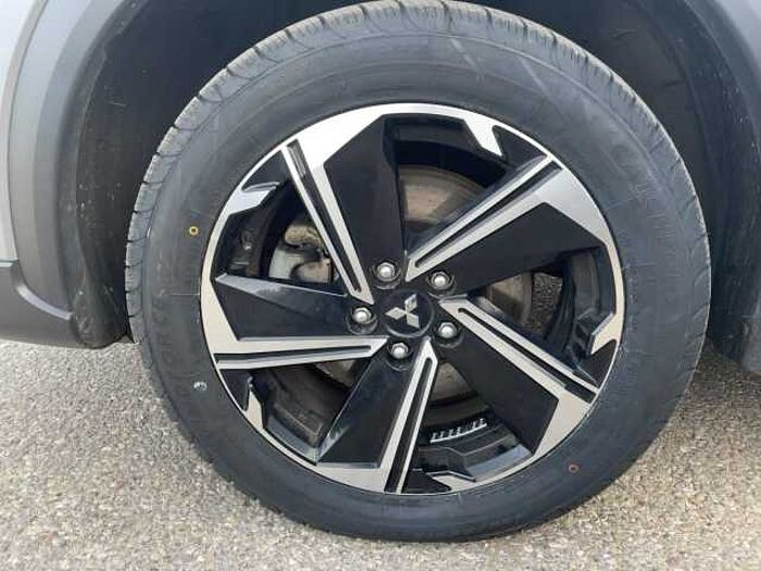 Mitsubishi Eclipse Cross 2.4 PHEV Plus Standhz. 4WD Navi+SHZ