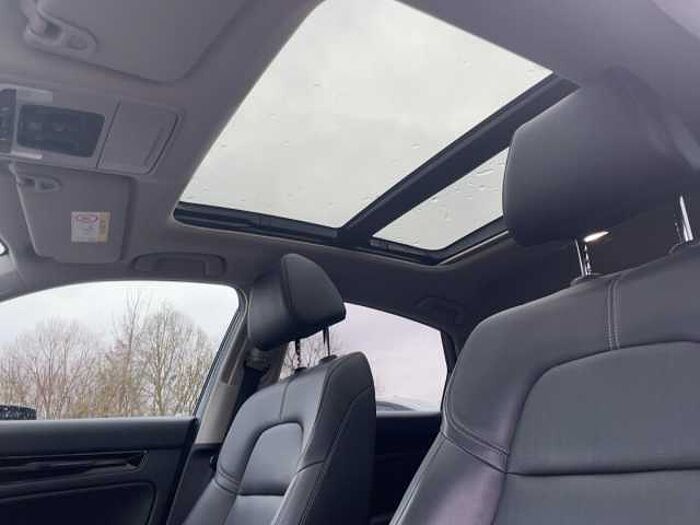 Honda Civic 2.0i e: HEV Advance BOSE* ACC+LED+Navi+Pano