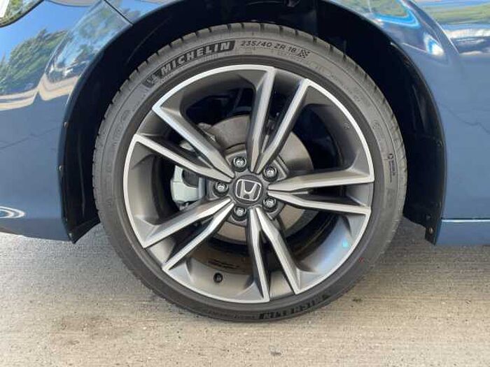 Honda Civic 2.0i e: HEV Adv. BOSE* MY 2026 ACC+LED+Pano Advance