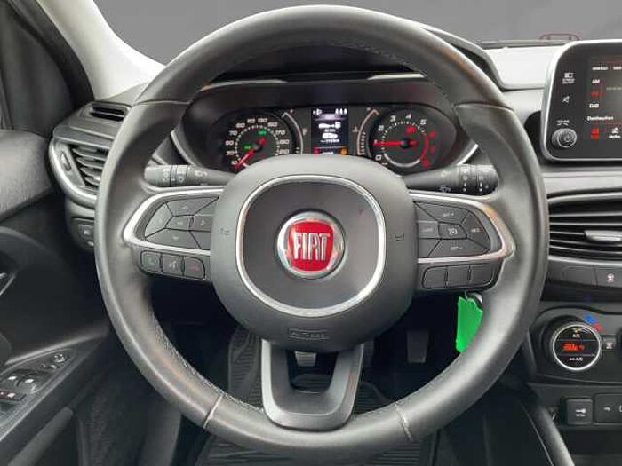 Fiat Tipo Hatchback 1.4 T-Jet Start &Stop Lounge Navi