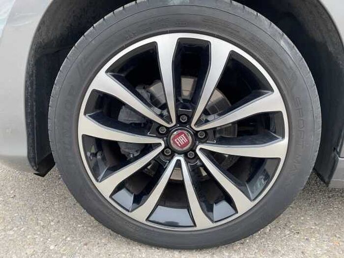 Fiat Tipo Hatchback 1.4 T-Jet Start &Stop Lounge Navi