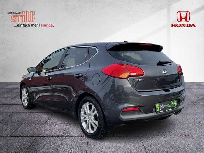 Kia ceed 1.6 FIFA World Cup Edition SHZ+Klimaautom. cee'd