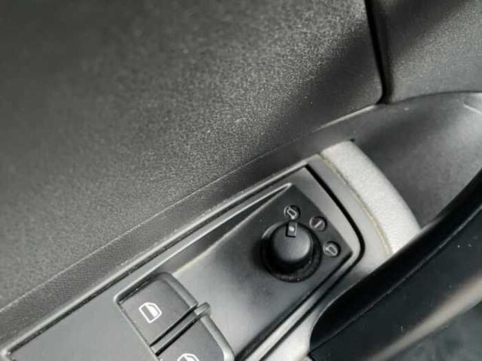 Audi A1 1.4 TFSI ambition SHZ+KlimaA+LM+PDC+SportS.