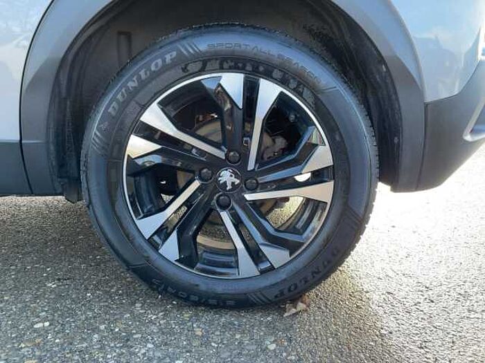 Peugeot 2008 e- Elektromotor 136 e- Allure Pack LED