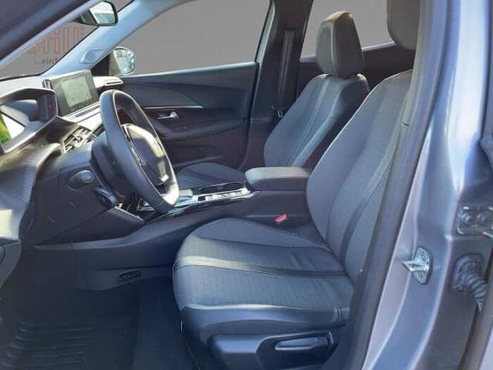 Peugeot 2008 e- Elektromotor 136 e- Allure Pack LED