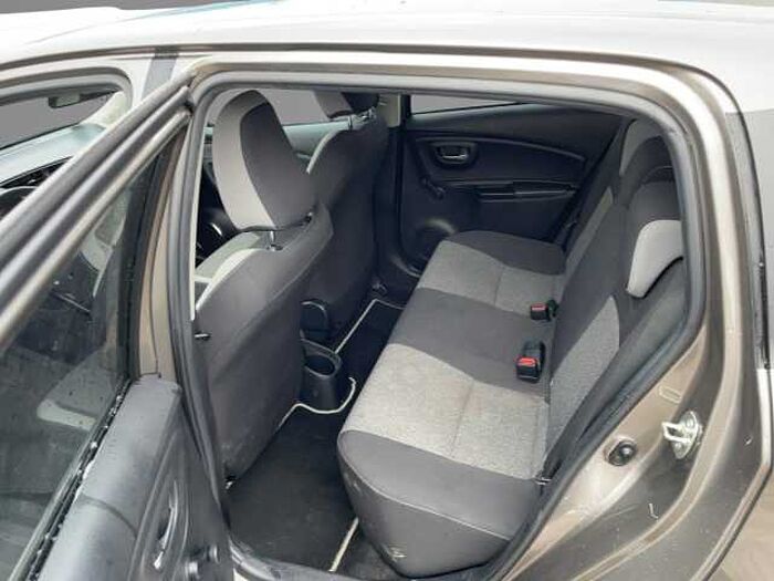 Toyota Yaris 1.5 Y20 Club SHZ+Fernlichtass.+Kamera Y