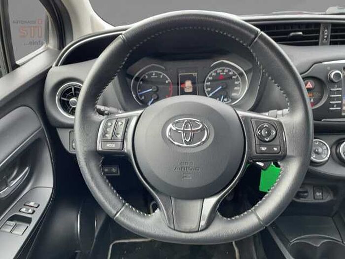 Toyota Yaris 1.5 Y20 Club SHZ+Fernlichtass.+Kamera Y