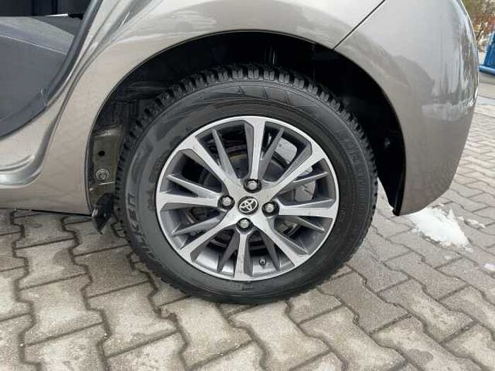 Toyota Yaris 1.5 Y20 Club SHZ+Fernlichtass.+Kamera Y