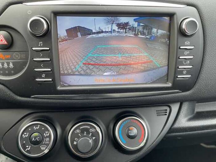 Toyota Yaris 1.5 Y20 Club SHZ+Fernlichtass.+Kamera Y