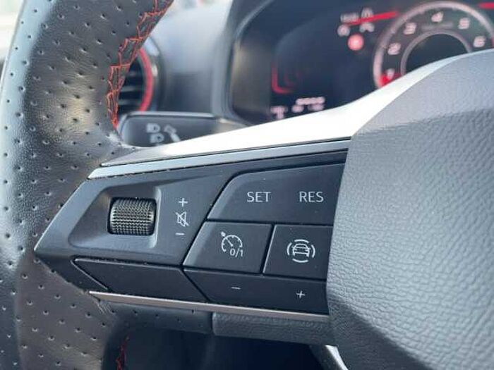 SEAT Arona 1.0 TSI FR LED+Navi+SHZ+Winterp. +Klimautom.