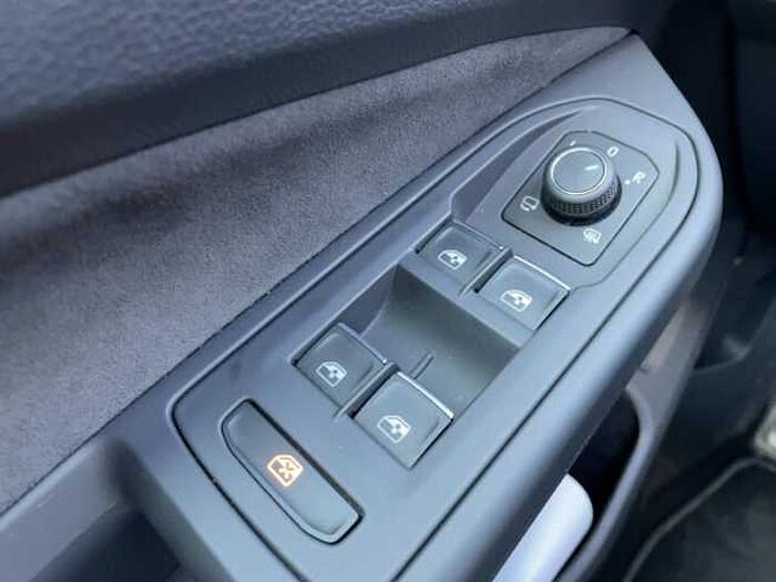 Volkswagen Golf VIII 1.5 TSI R-Line ACC+LED+Klimaautom.