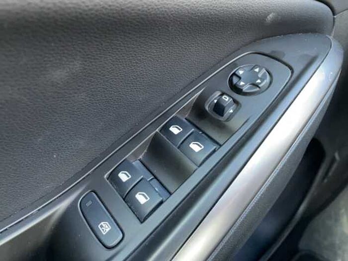 Opel Grandland 1.2 Turbo LED+SHZ+Winterp.+2xKlima+LM X