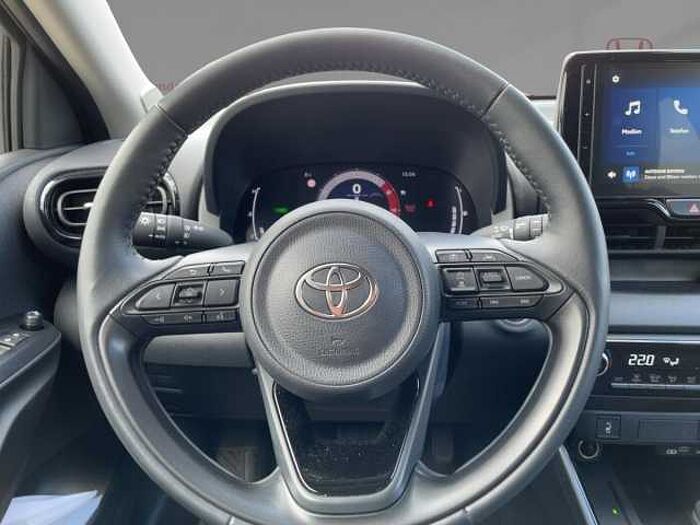 Toyota Yaris 1.5 D Team Deutschland ACC+LED+SHZ+Kam.+LM