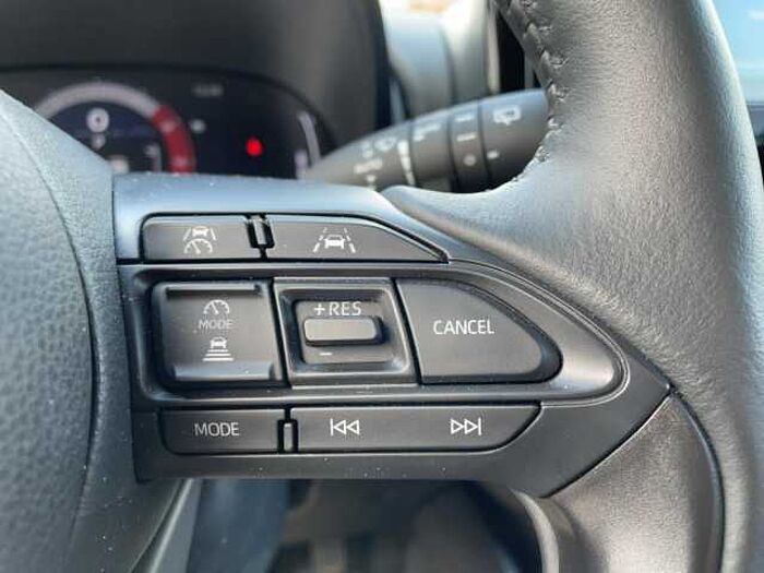 Toyota Yaris 1.5 D Team Deutschland ACC+LED+SHZ+Kam.+LM