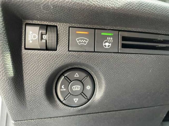 Citroen C4 1.2 PureTech 130Max 8AT LED+Navi+SHZ+Klimaaut. Max
