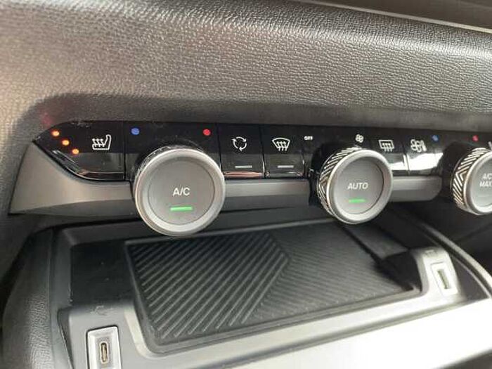 Citroen C4 1.2 PureTech 130Max 8AT LED+Navi+SHZ+Klimaaut. Max
