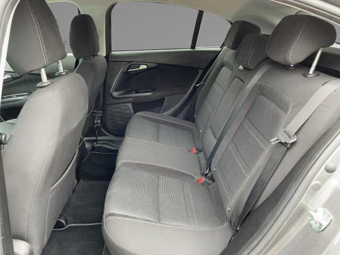 Fiat Tipo Hatchback 1.4 T-Jet Lounge Navi+SHZ+Kam.+LM