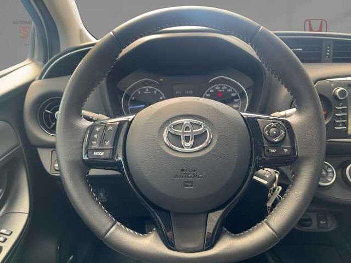Toyota Yaris 1.5 Comfort Navi+Fernlichtass.+Kam.+SpurH