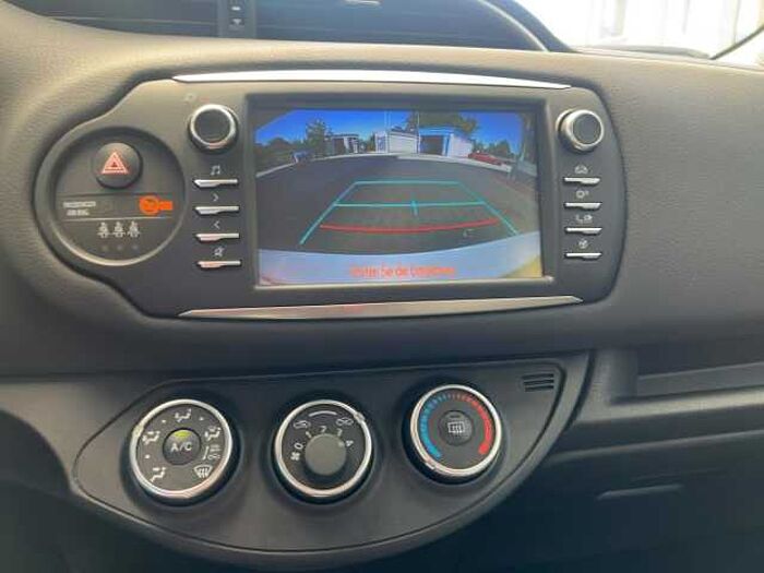 Toyota Yaris 1.5 Comfort Navi+Fernlichtass.+Kam.+SpurH