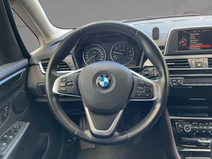 BMW 218i Active Tourer Sport Line AHK+Navi+SHZ+ M+S 218