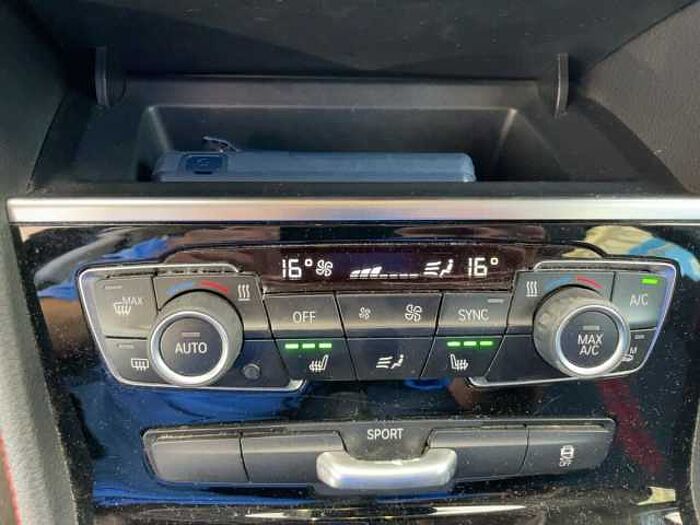 BMW 218i Active Tourer Sport Line AHK+Navi+SHZ+ M+S 218
