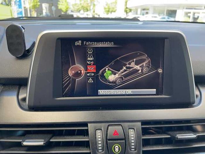 BMW 218i Active Tourer Sport Line AHK+Navi+SHZ+ M+S 218