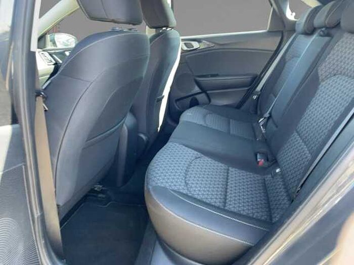 Kia ceed 1.4 T-GDI Vision Navi+SHZ+2xKlima+Kamera cee'd