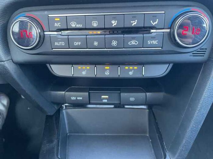 Kia ceed 1.4 T-GDI Vision Navi+SHZ+2xKlima+Kamera cee'd